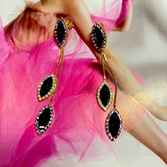 🌟 Long Leaf Drop Purple Rhinestone Earrings - Picture 4 of 5